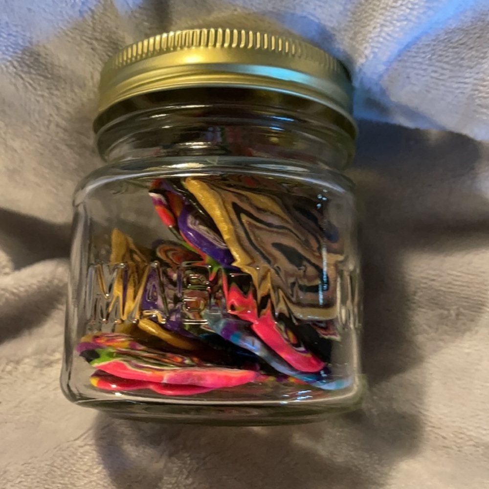Jar of 20 various size/design polymer clay hearts - Picture 7 of 8